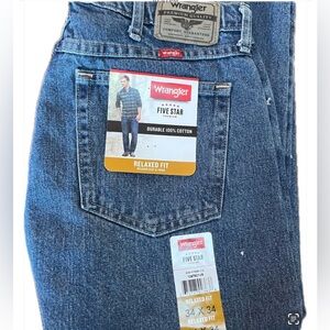 NWT Men’s Wrangler jeans.